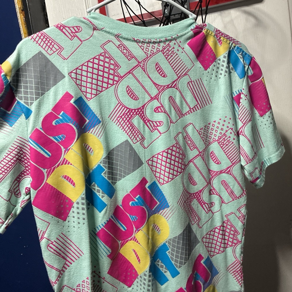 Nike Multicolor Graphic Tee - Short Sleeve
